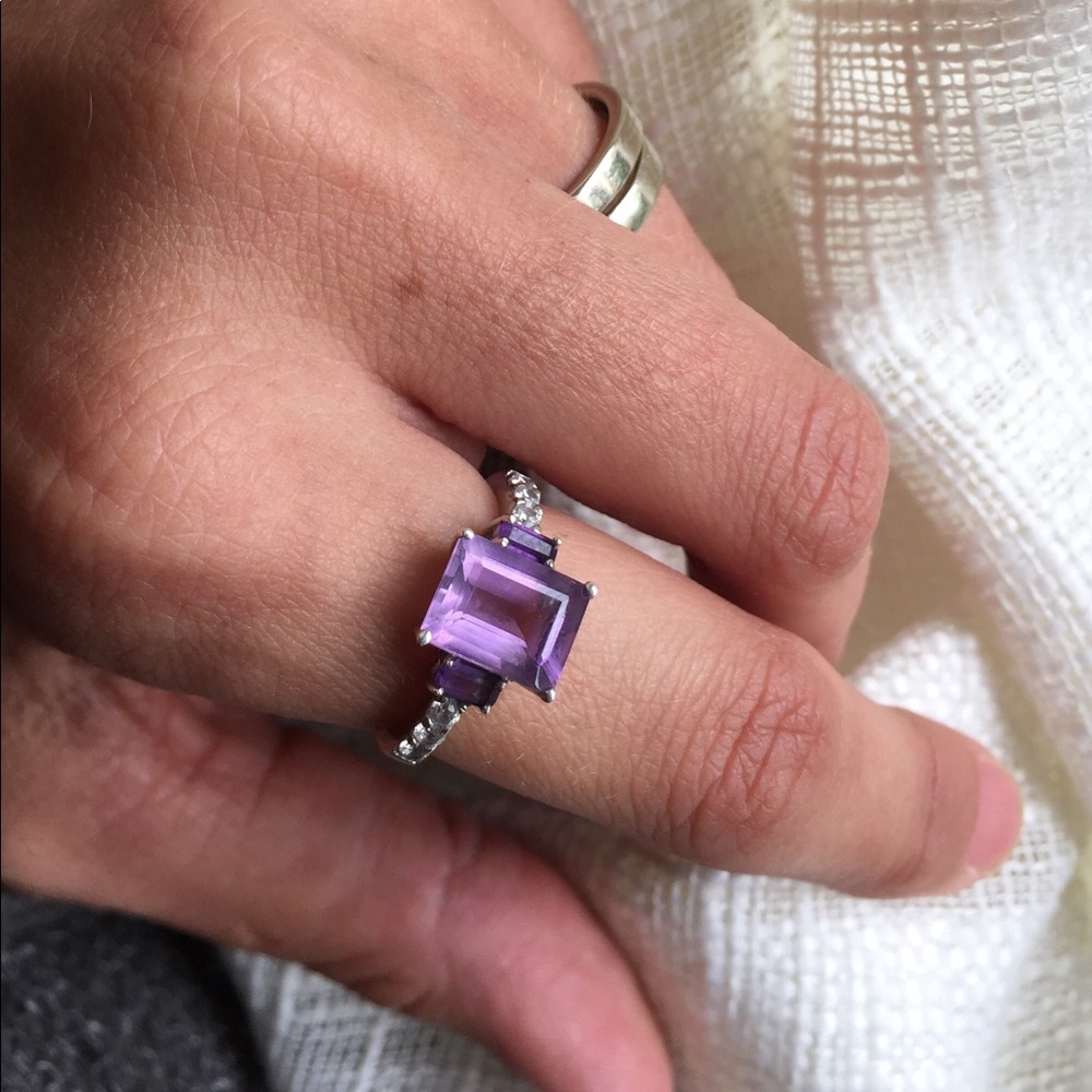 Genuine amethyst ring - size 6